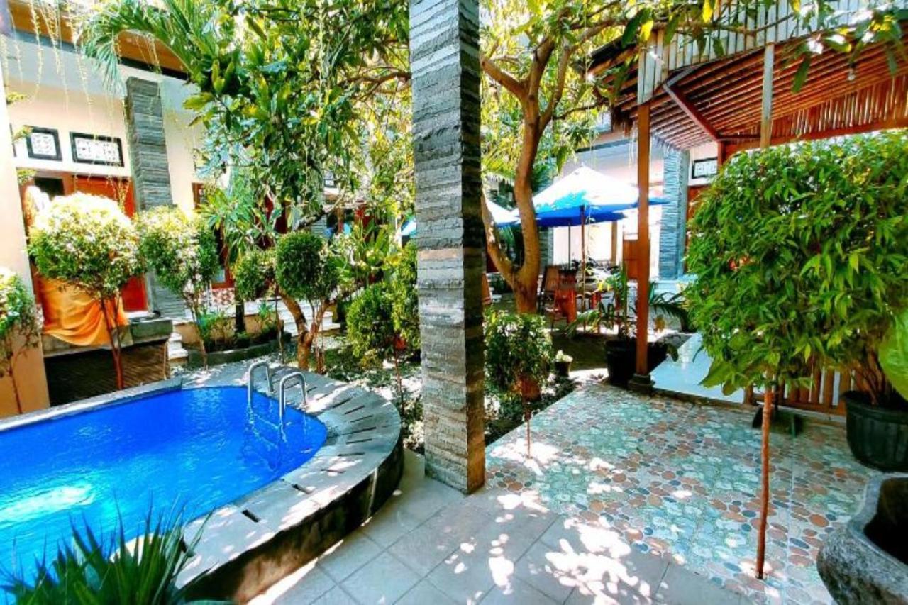 Oyo Flagship 91237 Ratu Guest House Kedunganan Zewnętrze zdjęcie