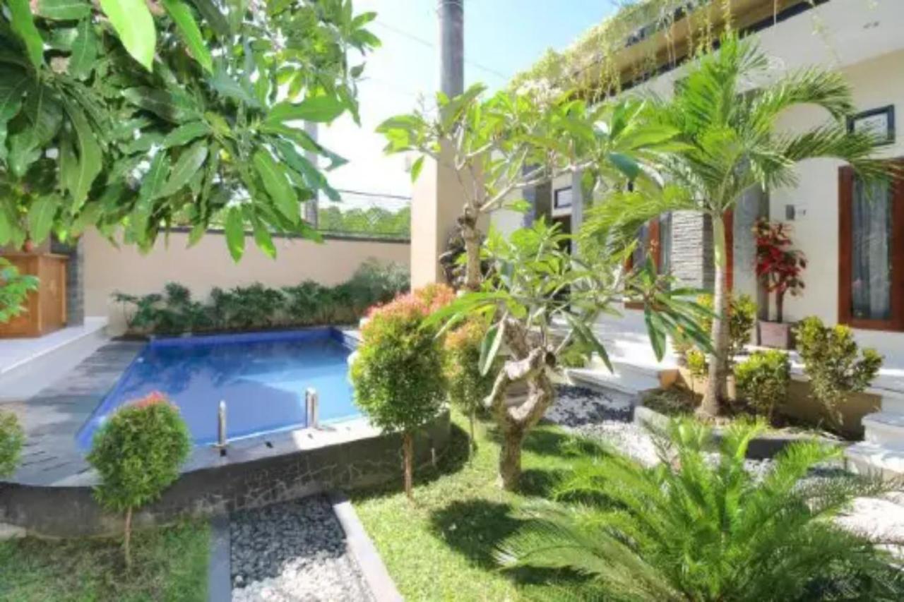 Oyo Flagship 91237 Ratu Guest House Kedunganan Zewnętrze zdjęcie
