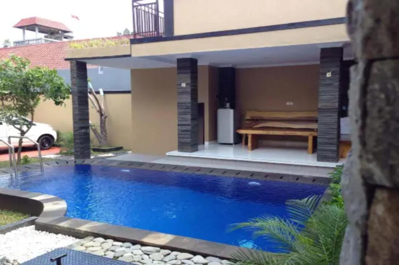 Oyo Flagship 91237 Ratu Guest House Kedunganan Zewnętrze zdjęcie